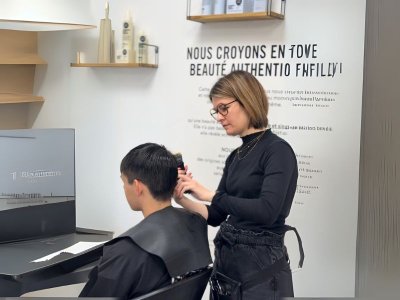 Coiffeur-les-sables-d-olonne-prestation-cyril-bazin-coiffeur-createur