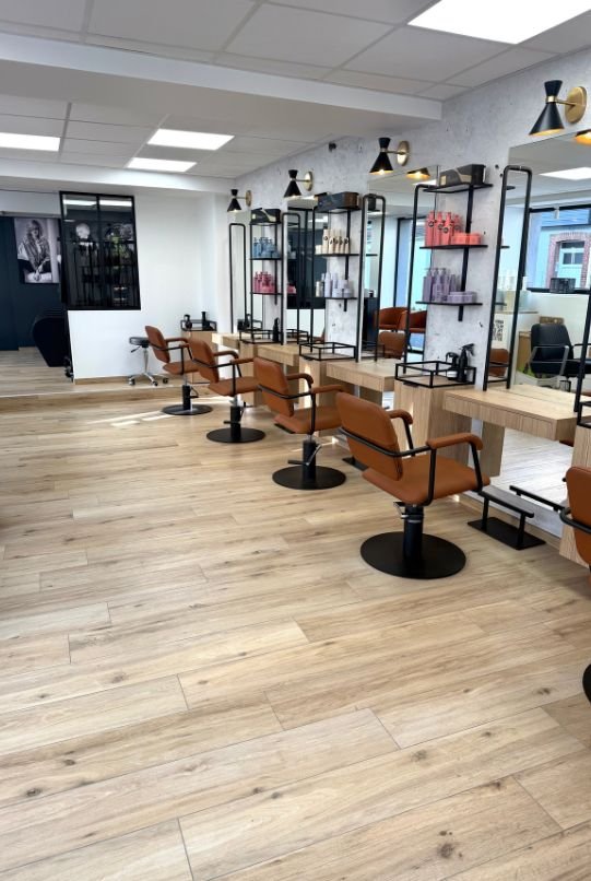 Coiffeur-les-sables-d-olonne-votre-salon-de-coiffure-cyril-bazin-coiffeur-createur
