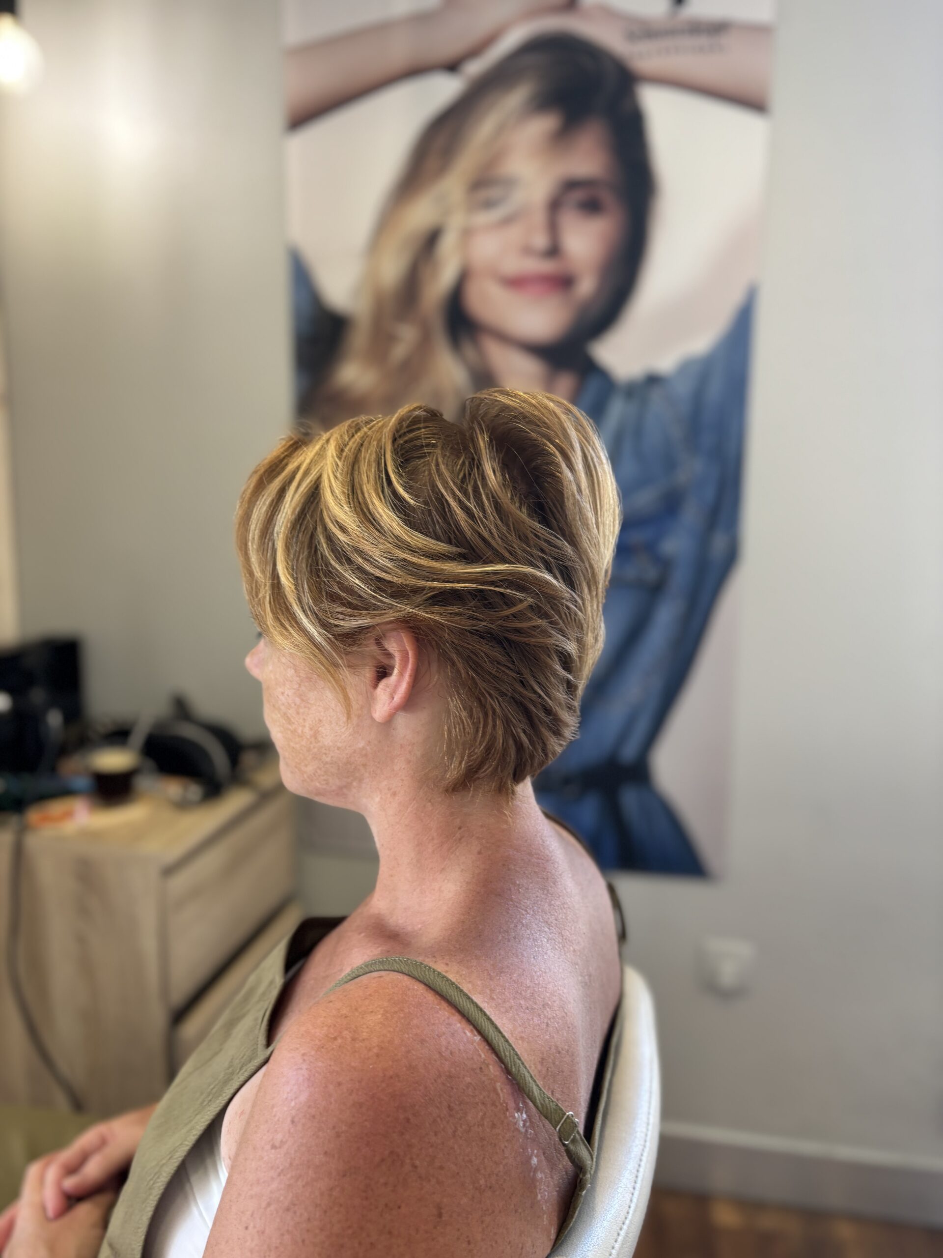 avant Coupe cheveux courts femme