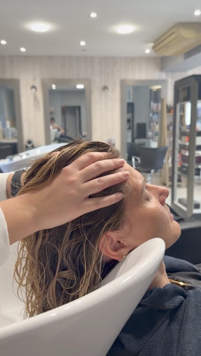 Soin cheveux salon : pourquoi ça change vraiment vos cheveux (et votre quotidien)