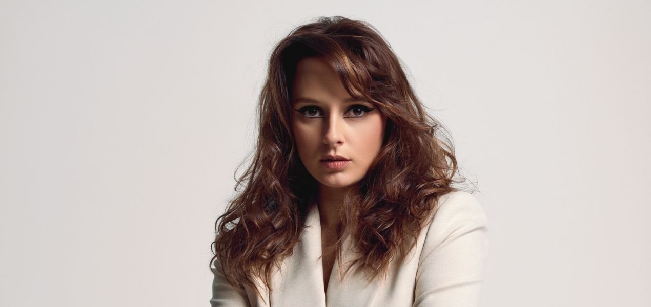 Coupe cheveux plats : comment retrouver du volume ?