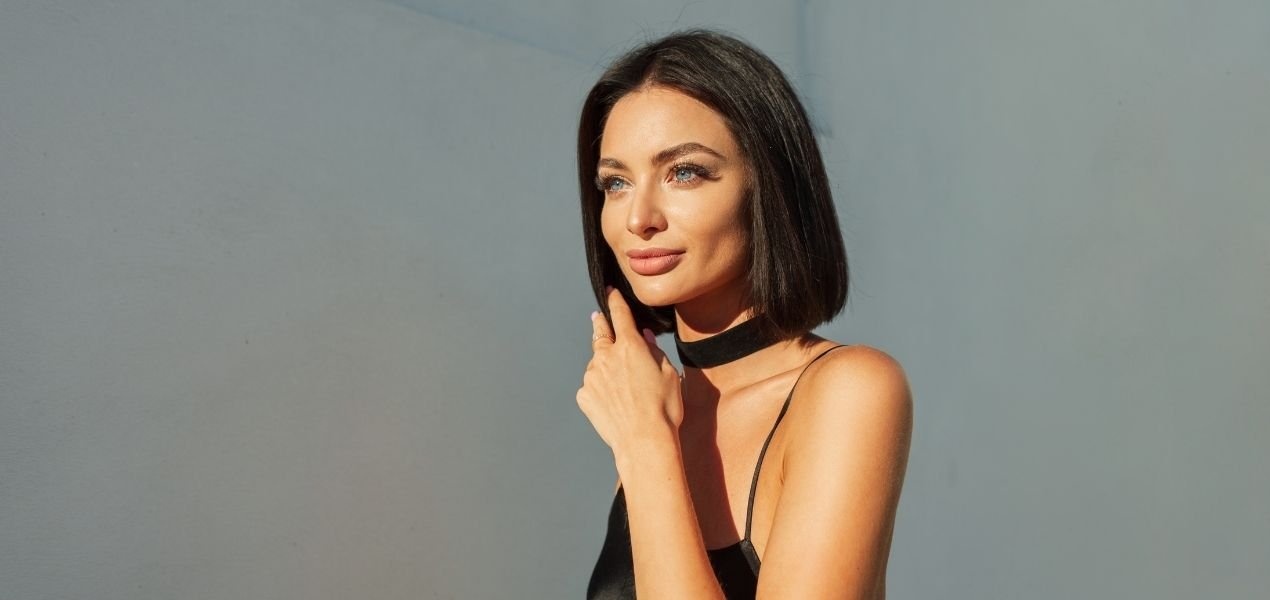 Coupe carré femme : et si vous passiez du long au carré cette saison ?